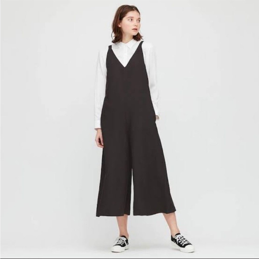 Uniqlo linen jumpsuit